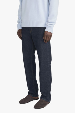 THE STRAIGHT JEAN