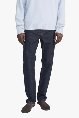 THE STRAIGHT JEAN