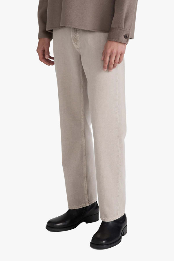 THE RELAXED JEAN